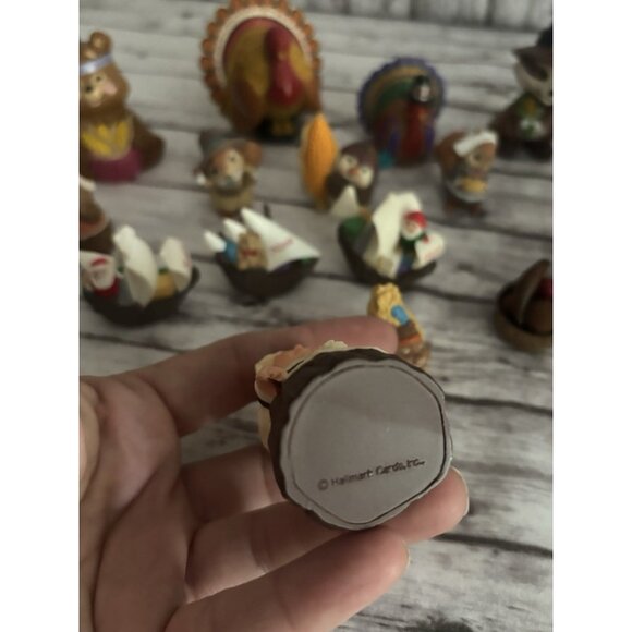 19 Vintage Hallmark Merry Miniatures Fall Thanksgiving 80s Bears Squirrel Turkey - Picture 10 of 16